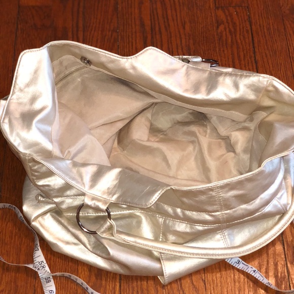 🦋 pick 5/$25!  Large gold tote, minimal wear - Picture 2 of 6